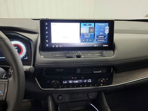 Used 2026 Nissan Rogue Platinum w/ Platinum Premium Package AWD/4WD image 24