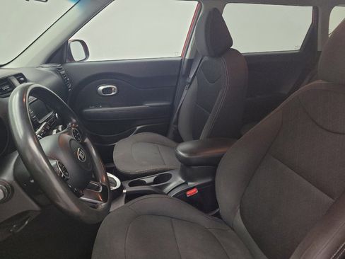 Used 2019 Kia Soul FWD image 17
