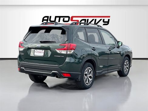 Used 2024 Subaru Forester Premium image 7