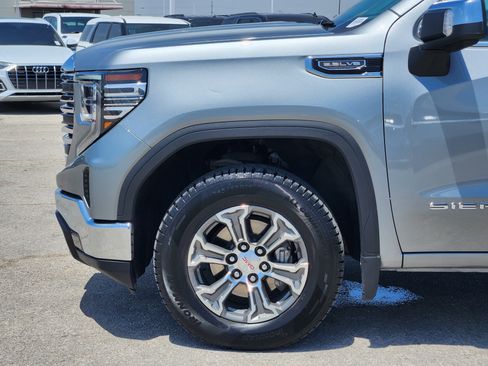 Used 2025 GMC Sierra 1500 SLT AWD/4WD image 9