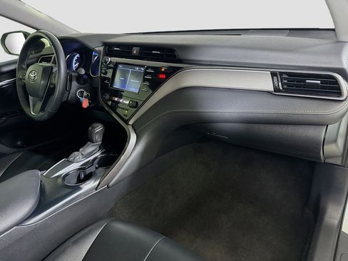 Used 2020 Toyota Camry SE image 29