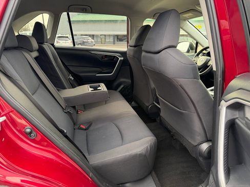 Used 2019 Toyota RAV4 LE image 54