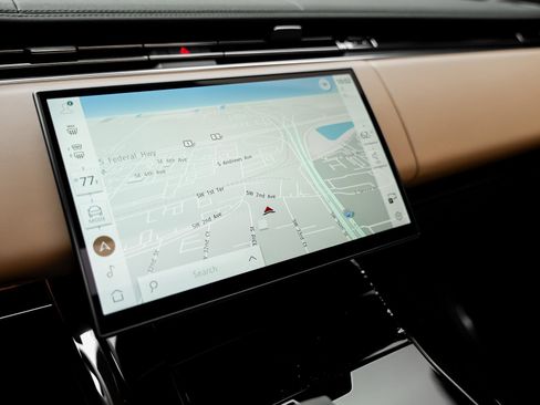 Used 2024 Land Rover Range Rover Sport SE image 47