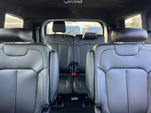 New 2025 Jeep Grand Cherokee L Limited w/ Black Appearance Package image 28