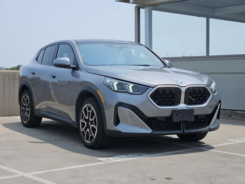 Used 2025 BMW X2 xDrive28i AWD/4WD image 10