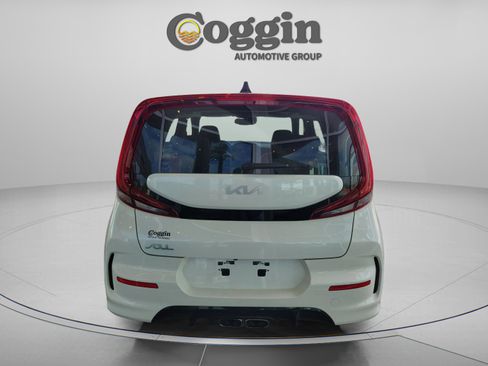 Used 2022 Kia Soul Turbo image 4
