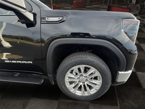Certified 2025 GMC Sierra 1500 Pro w/ Pro Value Package image 11