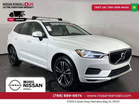 Used 2018 Volvo XC60 T5 Momentum w/ Convenience Package image 2