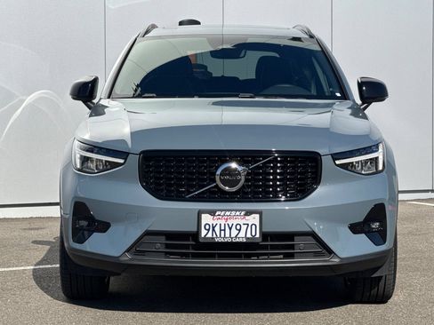 Used 2023 Volvo XC40 B5 Plus w/ Protection Package Premier AWD/4WD image 8