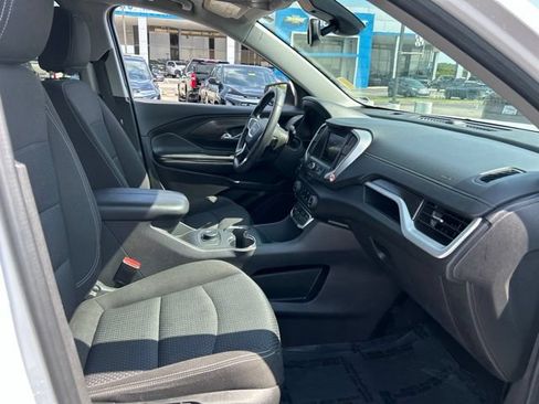 Used 2024 GMC Terrain SLE FWD image 30