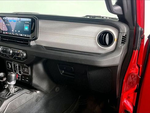 Used 2024 Jeep Wrangler Unlimited Sport AWD/4WD image 16