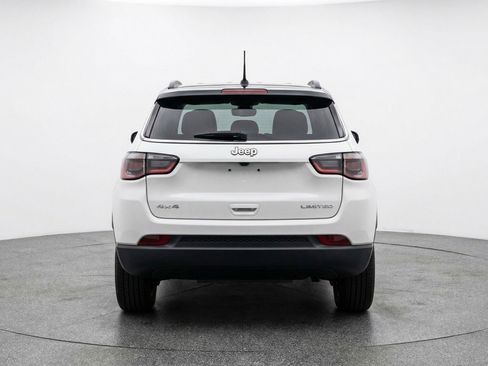 Used 2025 Jeep Compass Limited AWD/4WD image 7