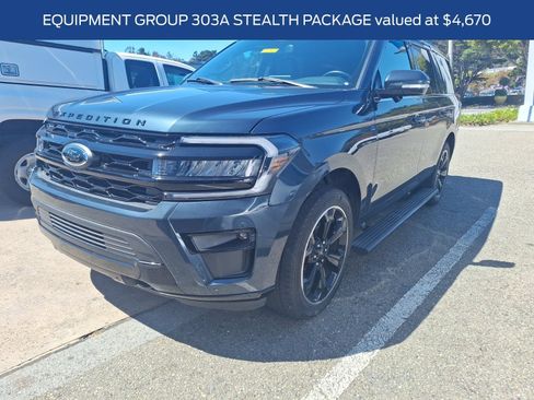 Used 2023 Ford Expedition Limited AWD/4WD image 4