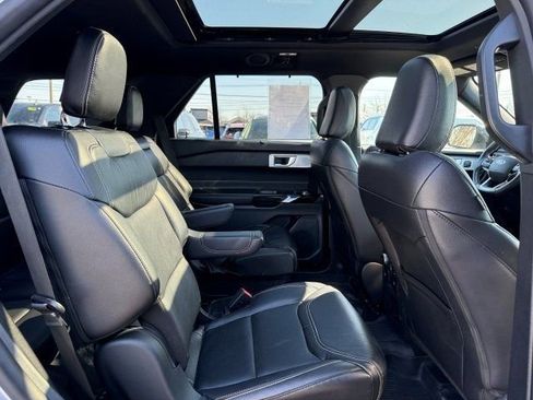 Used 2021 Ford Explorer ST w/ ST Street Pack image 21