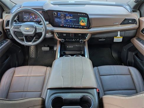 Used 2025 Chevrolet Tahoe High Country image 17
