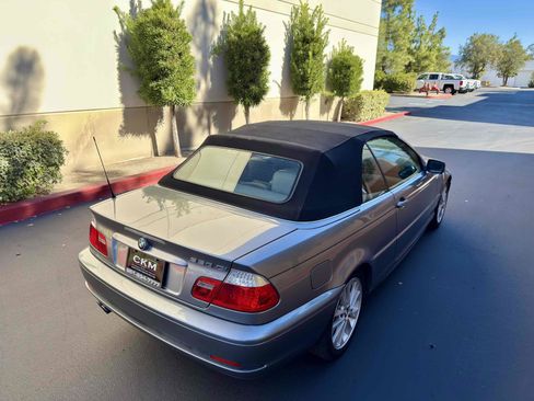 Used 2006 BMW 330Ci Convertible image 12