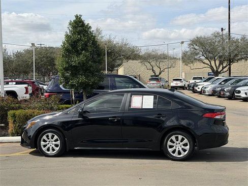 Certified 2026 Toyota Corolla LE image 4