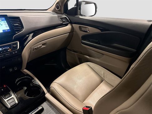 Used 2019 Honda Pilot Touring image 28