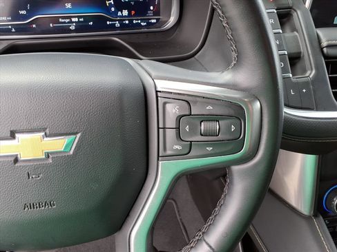 Used 2023 Chevrolet Suburban Premier image 21