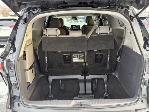 Used 2021 Toyota Sienna LE image 26
