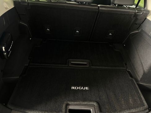 Used 2024 Nissan Rogue Platinum image 29
