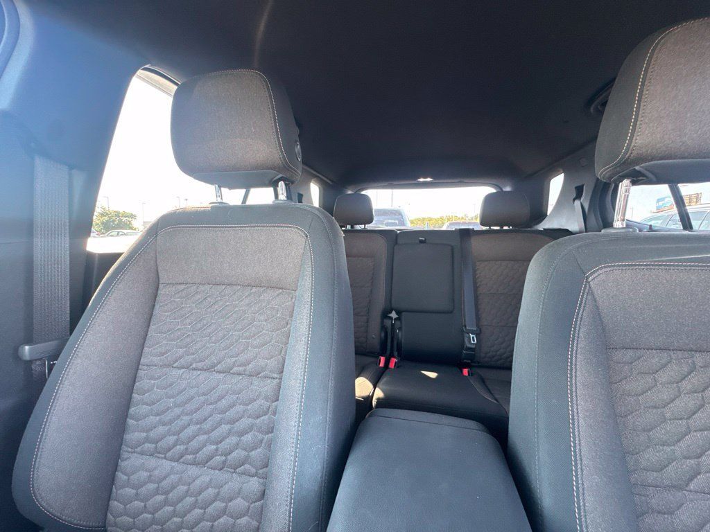Used 2018 Chevrolet Equinox LT FWD image 14