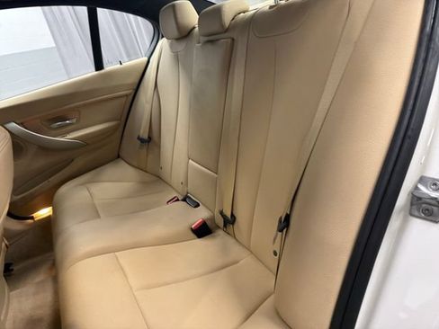 Used 2016 BMW 320i xDrive Sedan AWD/4WD image 11