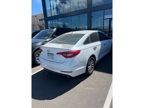 Used 2015 Hyundai Sonata SE w/ Option Group 09 FWD image 5
