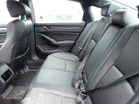 Used 2018 Honda Accord Sport image 11