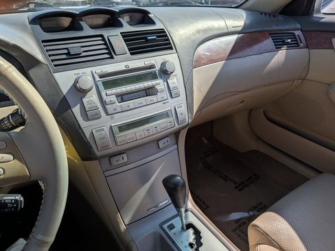 Used 2006 Toyota Solara SLE image 24