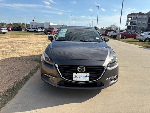 Used 2018 MAZDA MAZDA3 Grand Touring w/ Premium Equipment Package image 3