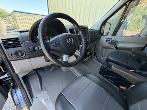 Used 2017 Mercedes-Benz Sprinter 2500 image 35