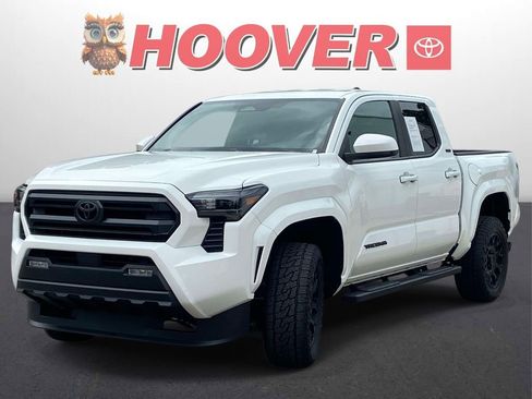 Used 2025 Toyota Tacoma SR5 RWD image 5