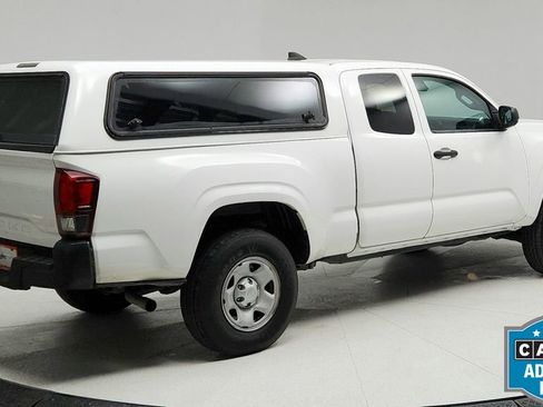 Used 2019 Toyota Tacoma SR image 5