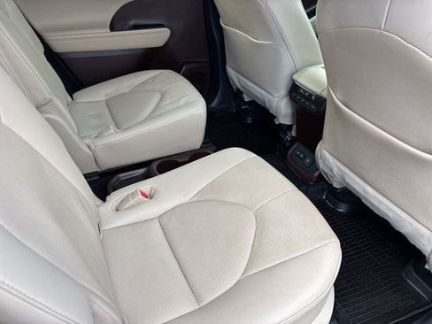 Used 2020 Toyota Highlander Limited image 37