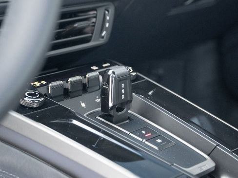 Certified 2025 Porsche 911 Carrera image 26