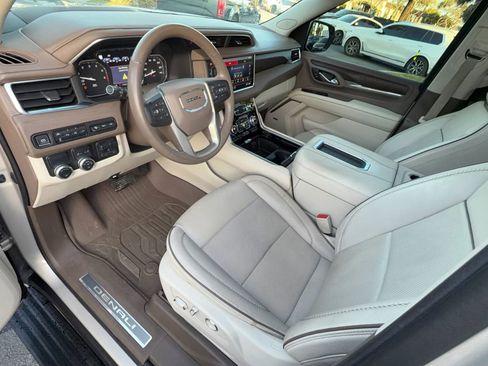 Used 2021 GMC Yukon XL Denali w/ Denali Ultimate Package RWD image 13