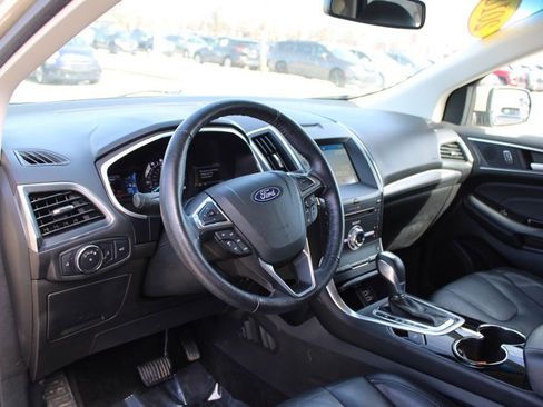 Used 2018 Ford Edge Titanium image 19