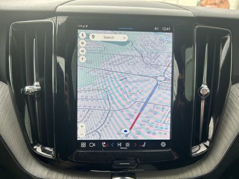 Certified 2025 Volvo XC60 B5 Plus image 22