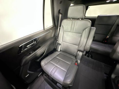 Used 2025 Chevrolet Tahoe RST w/ Comfort Package AWD/4WD image 12