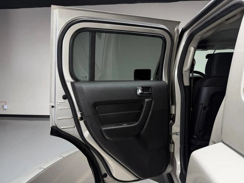 Used 2007 HUMMER H3 AWD/4WD image 14