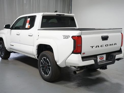 New 2025 Toyota Tacoma TRD Sport image 6