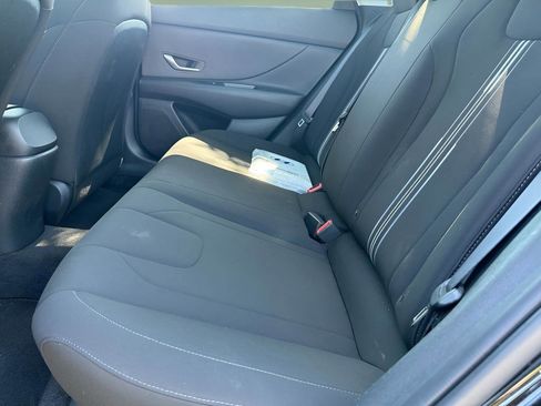 Used 2022 Hyundai Elantra SEL FWD image 14