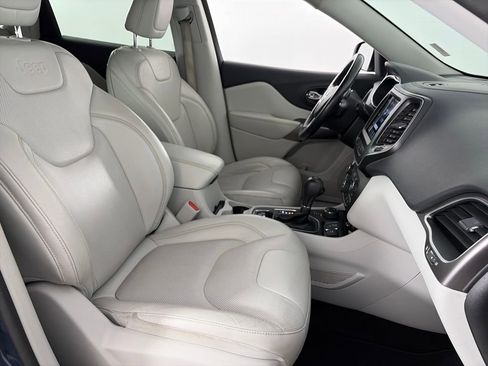 Used 2021 Jeep Cherokee Latitude Lux w/ Comfort/Convenience Group image 32