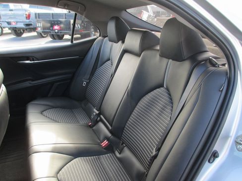 Used 2021 Toyota Camry SE image 13