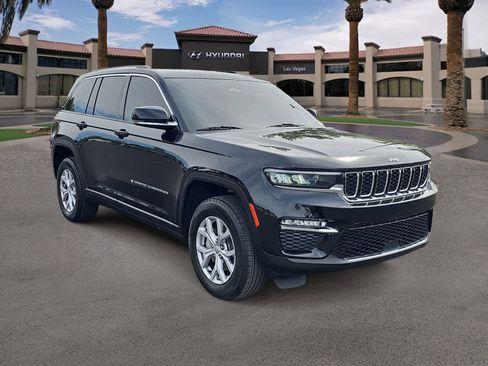 Used 2022 Jeep Grand Cherokee Limited AWD/4WD image 2