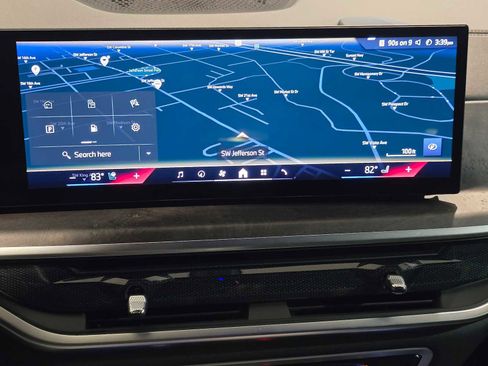 Used 2024 BMW X5 xDrive40i w/ Premium Package image 30