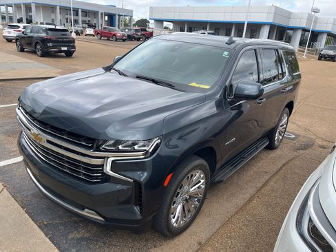 Used 2021 Chevrolet Tahoe LT image 2