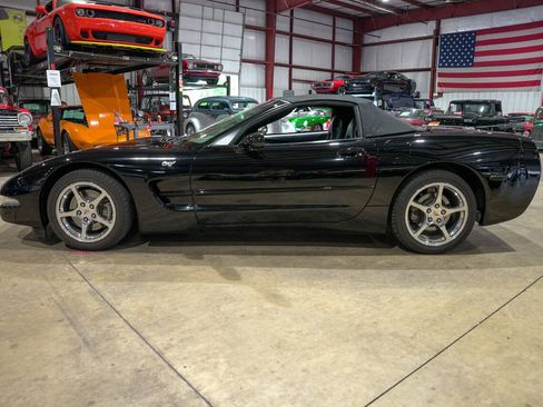 Used 2003 Chevrolet Corvette Convertible w/ Preferred Equipment Group1 RWD image 21