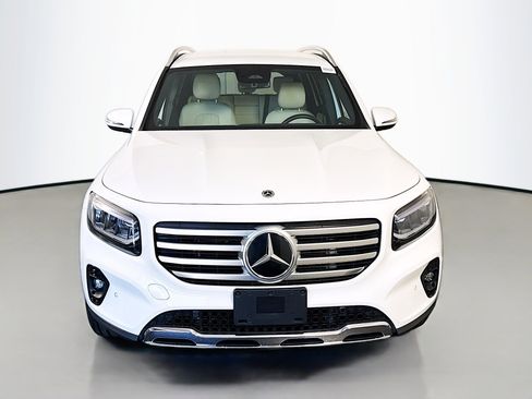 Used 2025 Mercedes-Benz GLB 250 image 2